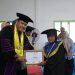 Bupati Syukur Wisuda 150 Lansia Tangguh S1 dan S2 di Pamenang Barat