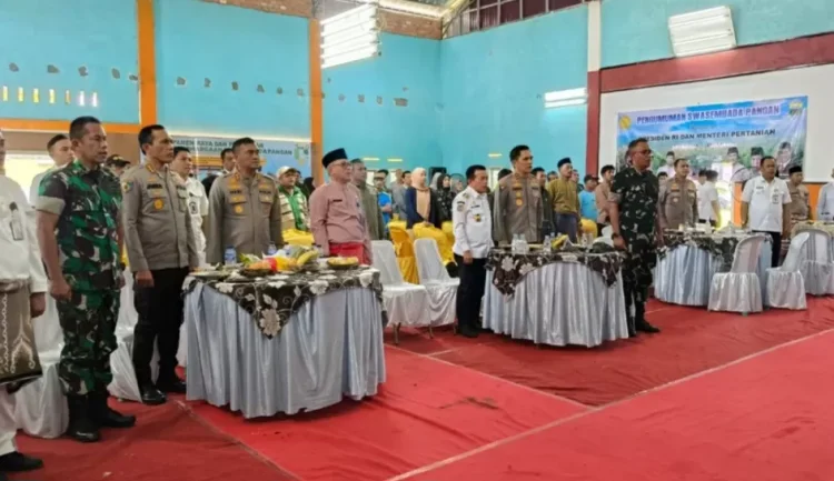 Gubernur Al Haris Tegaskan Komitmen Ketahanan Pangan Jambi di Panen Raya Swasembada Nasional