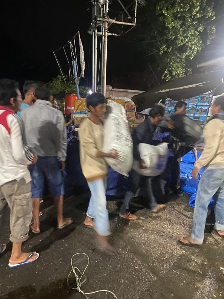 Pemuda Pancasila Kota Jambi Salurkan Bantuan Korban Banjir Bandang Solok