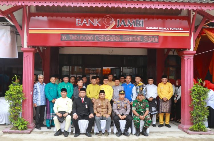 Bupati Anwar Sadat Pimpin Upacara HUT ke-63 Bank Jambi di Kuala Tungkal