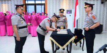 Serah Terima Jabatan dan Penandatanganan Kapolres Tanjab Barat di Mapolda Jambi