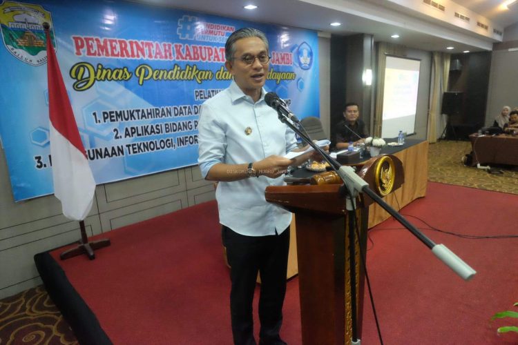 Wakil Bupati Muaro Jambi Buka Bimtek Dapodik dan TIK untuk Pendidikan