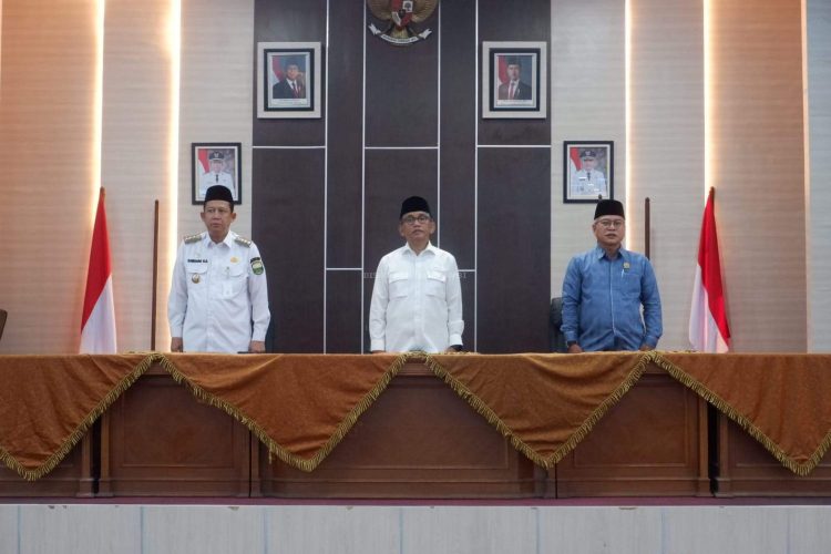 Sekretaris Daerah (Sekda) Kabupaten Muaro Jambi, Budhi Hartono, S.Sos., MT, Secara Resmi Membuka Program Sekolah Mengaji