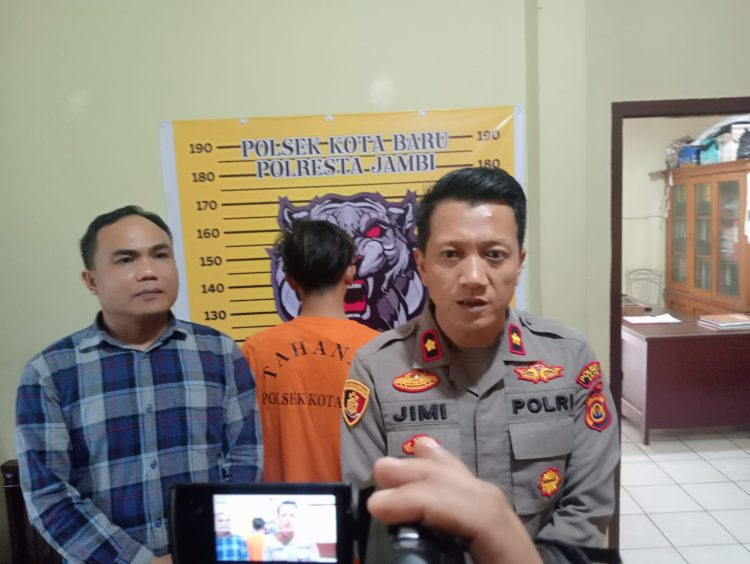 Rayakan Imlek: Pemkot Jambi Serahkan 400 Paket Sembako Kepada Masyarakat Tionghoa