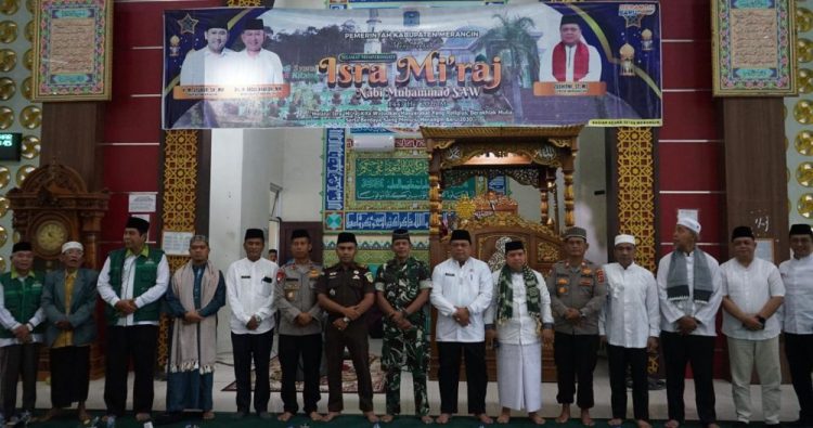 Peringati Isra Mi’raj 1447 H, Pemkab Merangin Salurkan Bantuan Bedah Rumah dan Masjid