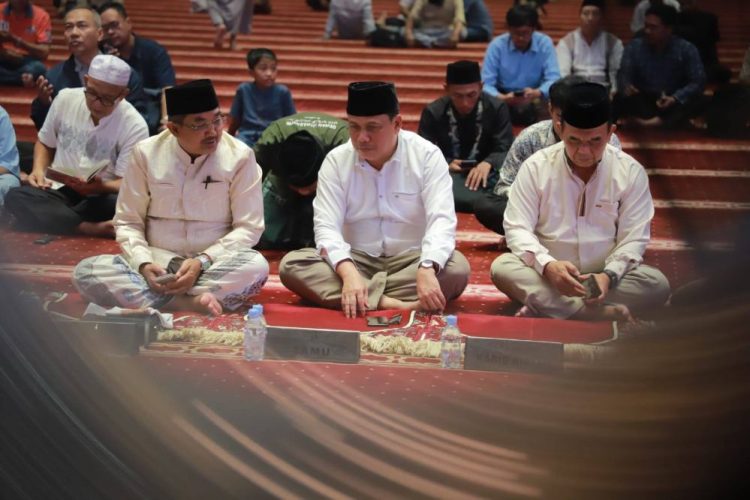 Bupati Tanjab Barat Isi Tausiah Ramadan di Masjid Istiqlal