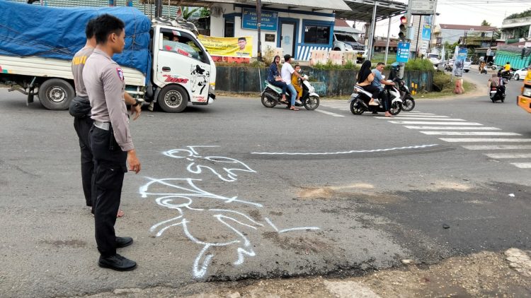 Danrem 042/Gapu Bersama Gubernur Jambi dan Forkopimda Sambut Kedatangan Komisi II DPR RI di Jambi