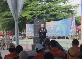 Lomba Pacu Perahu Tradisional Peringatan HUT ke-69 Provinsi Jambi Berlangsung Meriah