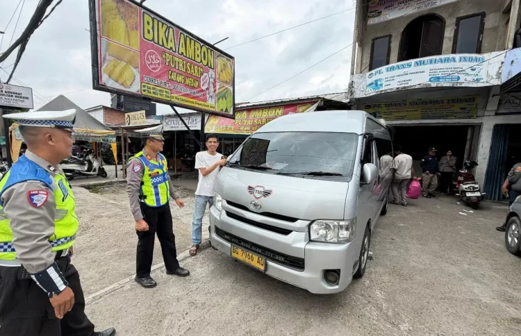 Sapa Para Sopir dan Pengendara, Satlantas Polresta Jambi Turut Ram Chek Kendaraan Rental PT Trans Mutiara Indah