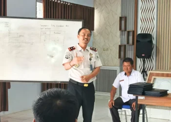 Terus Belajar di Balik Jeruji, Warga Binaan Lapas Muara Tebo Terima Rapor Paket B dan C