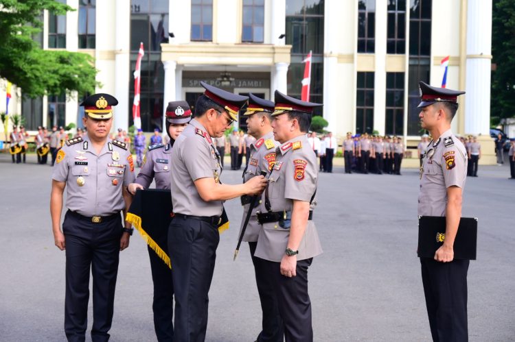 Kapolda Jambi Pimpin Sertijab Wakapolda, Brigjen Pol. B. Ali, S.H.,S.I.K Resmi Jabat Wakapolda Jambi