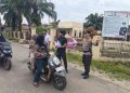 Polsek Sekernan Bagikan Takjil Gratis ke Masyarakat