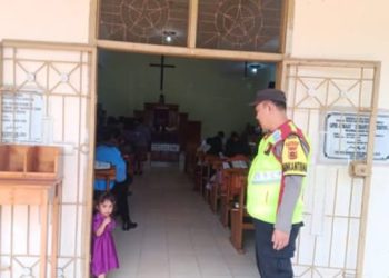 Wujud Pelayanan Humanis Polsek Mestong Kawal Ibadah Umat Nasrani