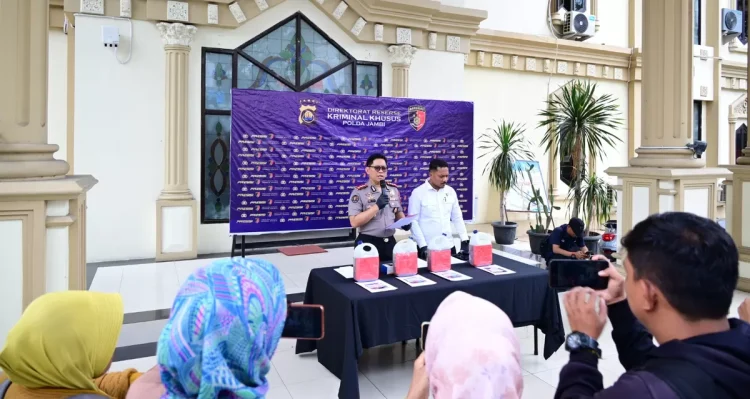 Polda Jambi Bongkar Penyelundupan Solar Subsidi, Diduga Suplai Tambang Emas Ilegal