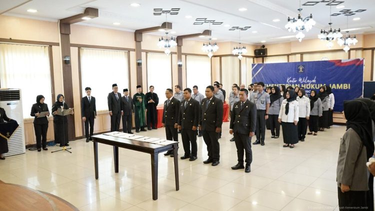 Kakanwil Kemenkum Jambi Lantik Pejabat Manajerial dan Kenaikan Jenjang Jabatan Fungsional