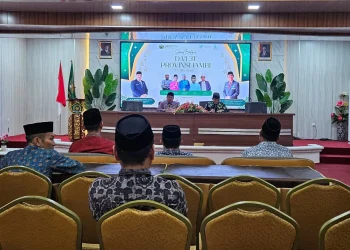 Bupati Tanjab Barat Turut Mensholati KH. Hasan Basri