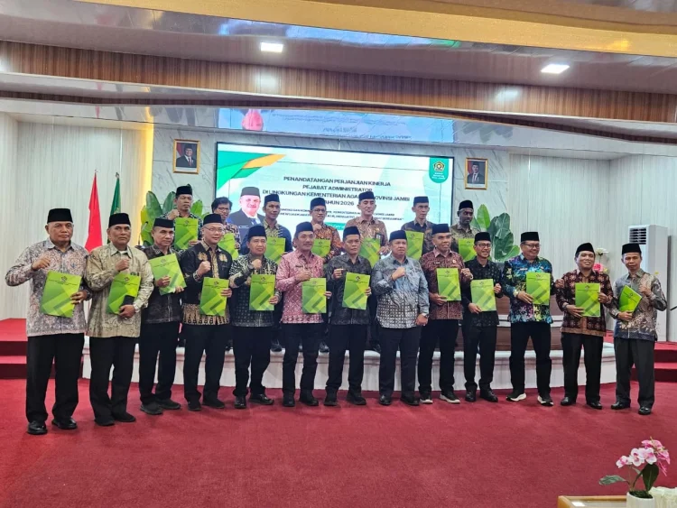Bupati Tanjab Barat Isi Tausiah Ramadan di Masjid Istiqlal