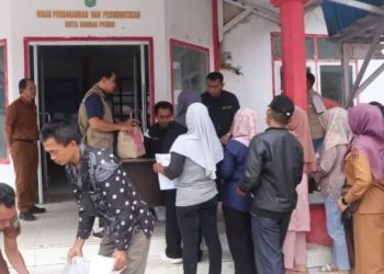 Sejumlah Massa Gelar Aksi Damai di Mapolres Sarolangun, Pertanyakan Tindakan Aparat Soal Aktivitas PETI