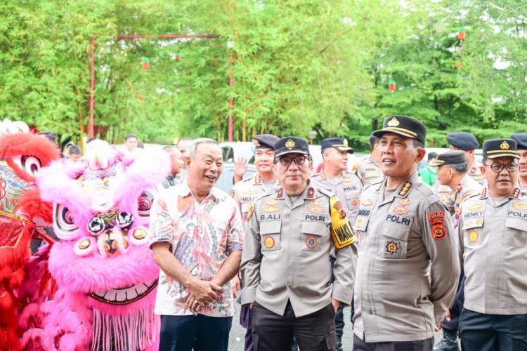 Wakapolda Jambi Monitoring Perayaan Imlek di Sejumlah Kelenteng dan Vihara