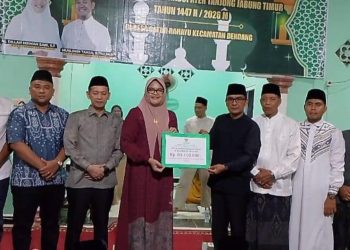 Safari Ramadan, Bupati Tanjabtim Kunjungi Warga Catur Rahayu dan Serahkan Bantuan