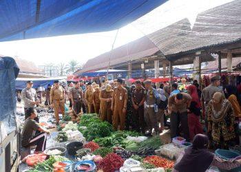 Bupati Muaro Jambi, Dr. Bambang Bayu Suseno SP., MM., M.Si. Melakukan Inspeksi Mendadak (Sidak) di Pasar Tradisional Sengeti