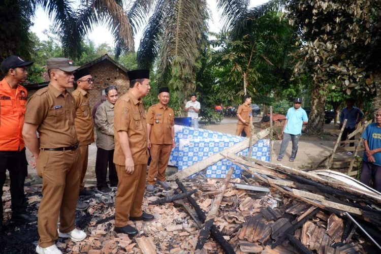 Bupati Muaro Jambi, Dr. Bambang Bayu Suseno SP., MM., M.Si. Melakukan Inspeksi Mendadak (Sidak) di Pasar Tradisional Sengeti