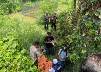Mayat Pria Tanpa Identitas Ditemukan Mengapung di Bawah Jembatan Tanjung Lumut