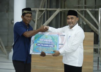 Safari Ramadhan di Sumber Harapan, Bupati Bungo Buka Puasa Bersama Warga dan Serahkan Bantuan Masjid