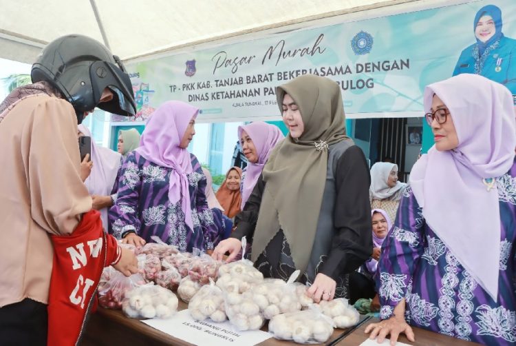 TP PKK Tanjab Barat Gelar Pasar Murah, Bantu Masyarakat Jelang Idulfitri 1447 H