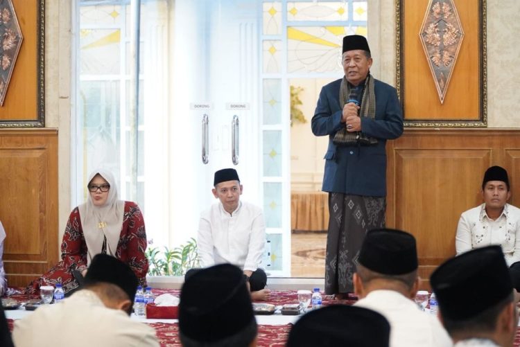 Safari Ramadhan di Tanjab Timur, Wagub Sani Serahkan Bantuan Stunting, CSR Hingga BAZNAS