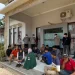 Puluhan Warga Desa Parit Geruduk Kantor Desa Runtut Transparansi Dana Desa