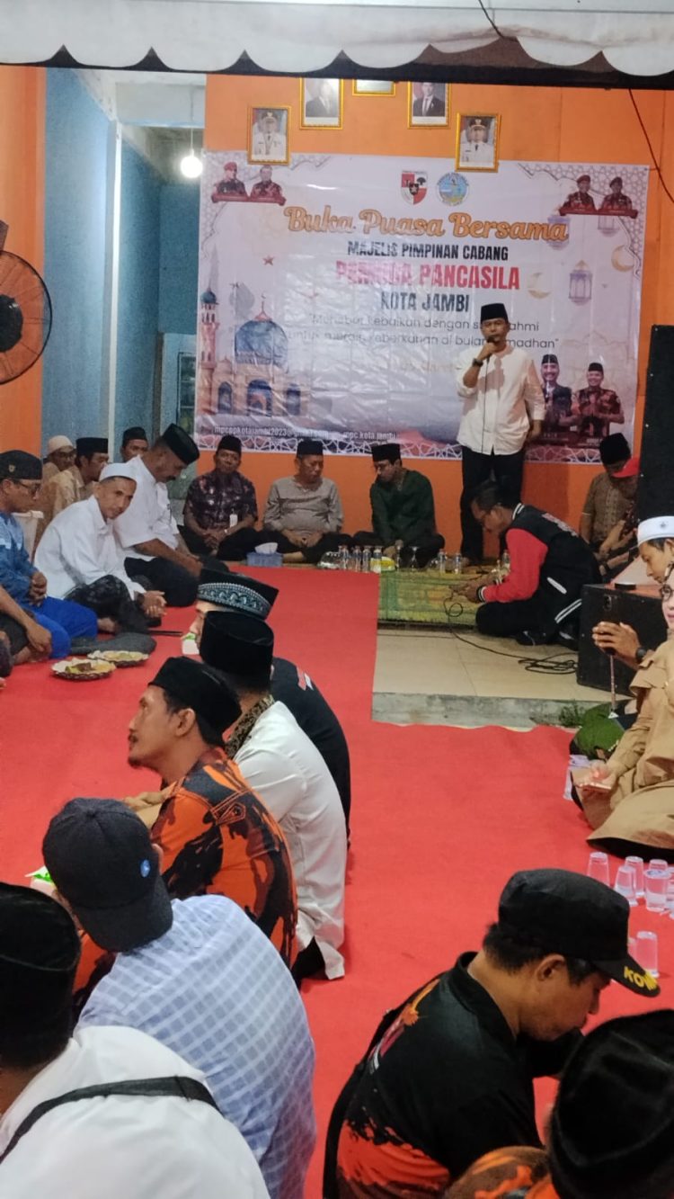 MPC Pemuda Pancasila Kota Jambi Adakan Berbagi Takjil Dan Buka Bersama
