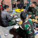 Satgas TMMD 127 Kodim 0415/Jambi Pererat Kemanunggalan dengan Masyarakat melalui Buka Puasa Bersama