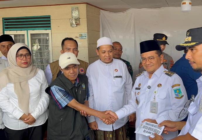 Kebakaran Hanguskan 7 Rumah di Solok Sipin, Wali Kota Jambi Turun Langsung