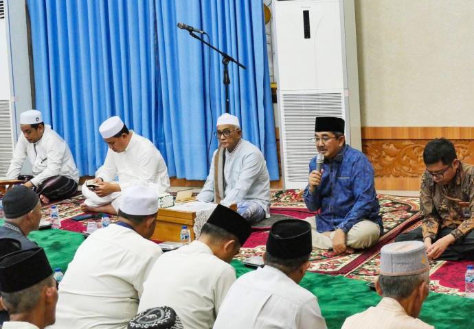 Hadiri Tausiah Ramadan, Bupati Anwar Sadat Ajak Warga Perkuat Kebersamaan dan Tingkatkan Kewaspadaan