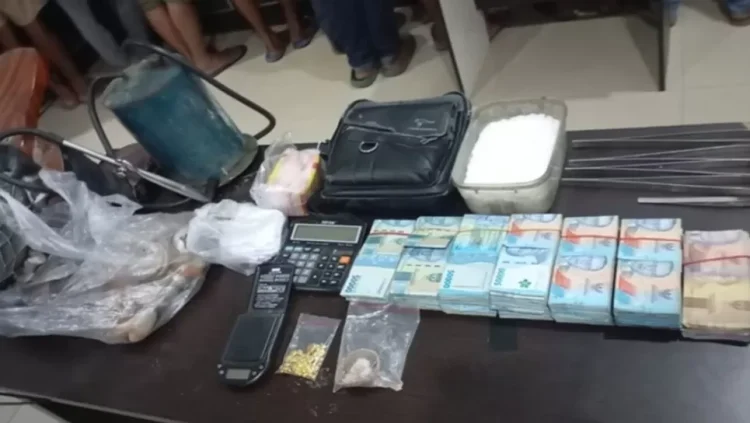 Polres Batang Hari Grebek Tempat Pengolahan Hasil PETI: 12 Orang Diamankan, 166 Gram Emas Disita