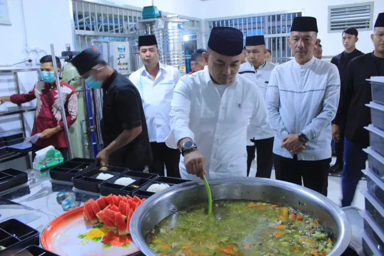 Kakanwil Ditjenpas Jambi Sahur Bersama Warga Binaan di Lapas Muara Bungo, Pastikan Hak Dasar Selama Ramadhan Terpenuhi
