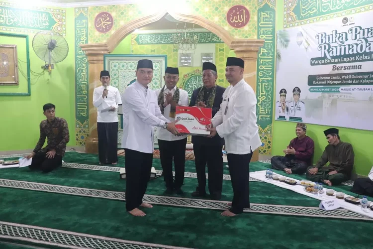 Pesantren Kilat 21 Hari di Lapas Jambi Ditutup, 400 Warga Binaan Khatam Al-Qur’an dan Hafal Juz 29–30