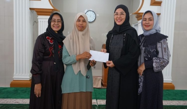Gandeng 4 Organisasi, Lavita Syukur Salurkan Santunan dan Takjil ke Ponpes dan Panti Asuhan