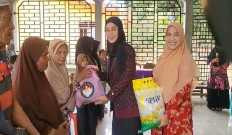 Berbagi Berkah Ramadan, Lavita Syukur dan DWP Merangin Salurkan Puluhan Paket Sembako