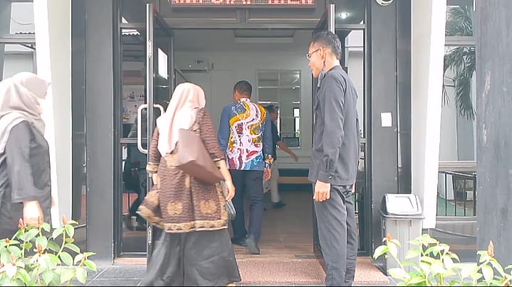 Tipidkor Satreskrim Polres Tanjab Timur Limpahkan Tersangka Kasus Korupsi Rehabilitasi Prasarana SMAN 6 ke Kejari