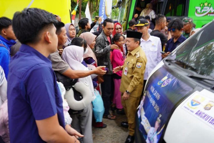 Gubernur Al Haris Lepas Keberangkatan Mudik Gratis untuk 198 Warga Jambi