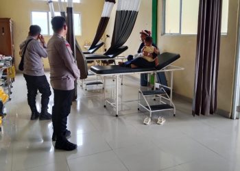 Konflik Warga SAD dan PT PAL Berakhir, Perusahaan Didenda Adat 250 Lembar Kain Per Korban