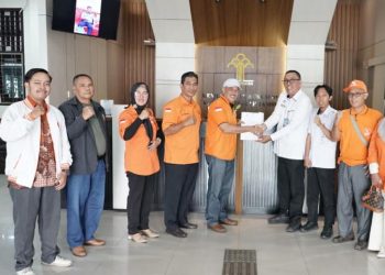 Kanwil Kemenkum Jambi Serahkan SKT, Partai Gerakan Rakyat Resmi Terdaftar