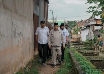 Ketua DPRD Kota Jambi Tinjau Drainase Pemicu Banjir di Solok Sipin