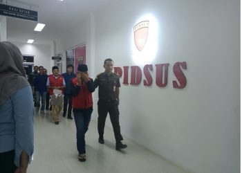 Kejari Tanjab Barat Umumkan 3 Tersangka Kasus Korupsi PDAM Tirta Pengabuan