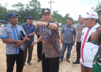 Warga Keluhkan Jalan Rusak, Bupati Bambang Bayu Suseno Minta Ikuti Jadwal Perbaikan