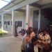 Kalapas Perempuan Kelas II B Jambi Melaksanakan Razia Kamar Hunian, Tes Urin, dan Pemusnahan Barang Hasil Razia dalam Rangka Hari Bhakti Pemasyarakatan ke-62