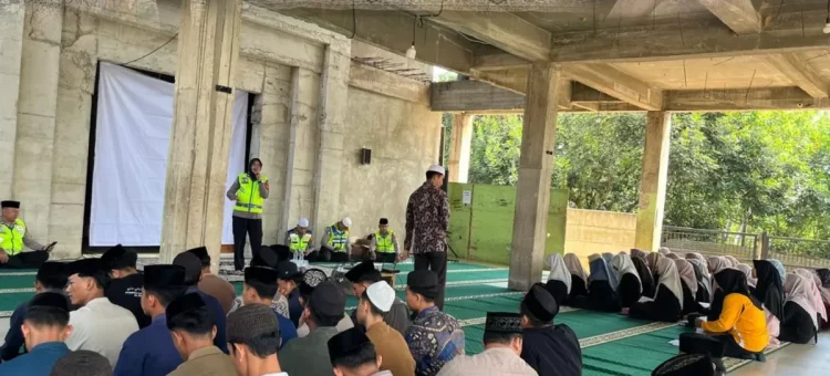 Polantas Turun ke Pesantren, Tanamkan Disiplin Lalu Lintas Sejak Dini di Da’arul Huffaazh