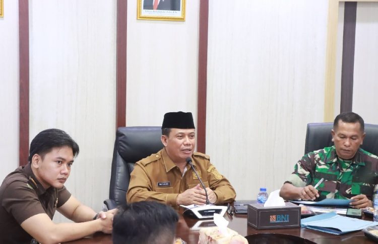 Wabup Tanjabbar Pimpin Rapat Audiensi Percepatan Pembangunan Gerai KDKMP